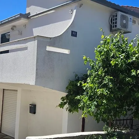 Apartment By The Sea Razanj, - 24569 Rogoznica (Sibenik-Knin)