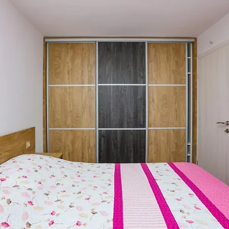 Apartamento By The Sea Razanj, - 24569 Rogoznica (Sibenik-Knin)